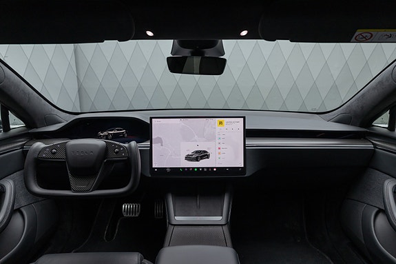 Tesla Model S 20 of 30