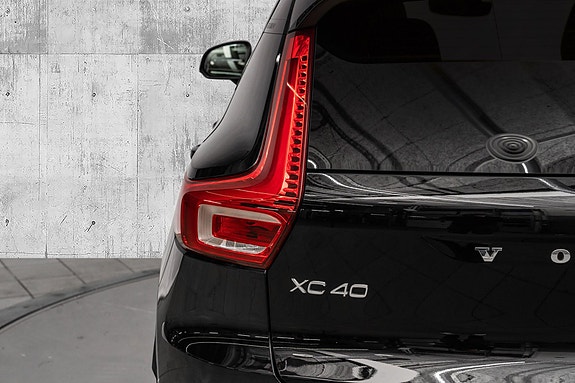 Volvo XC40 8 of 29