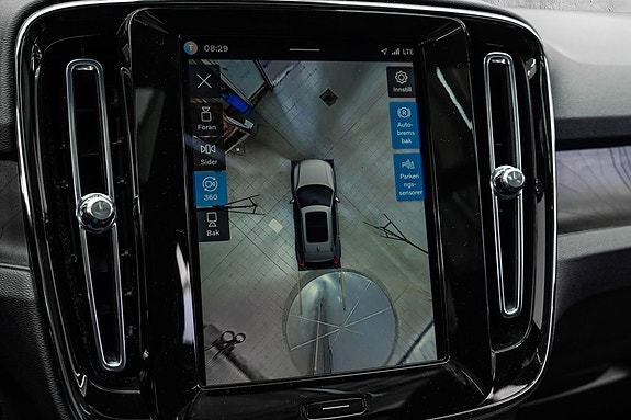 Volvo XC40 21 of 29