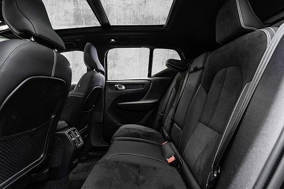Volvo XC40 13 of 29