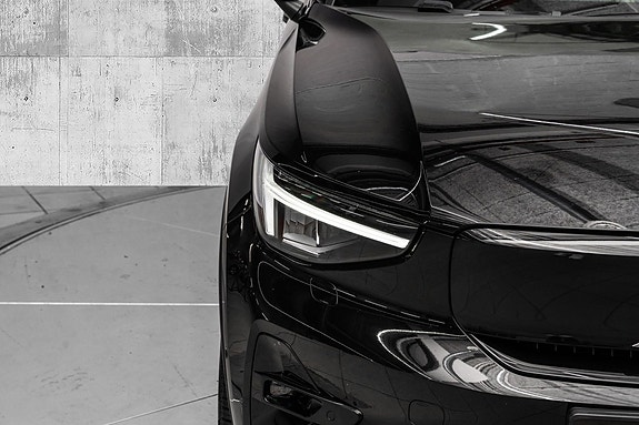 Volvo XC40 4 of 29