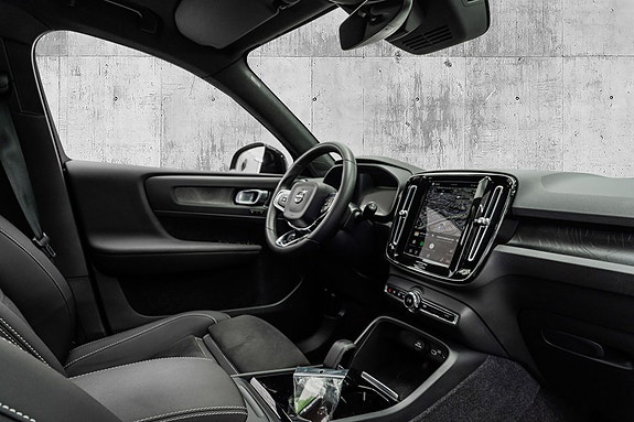 Volvo XC40 27 of 29