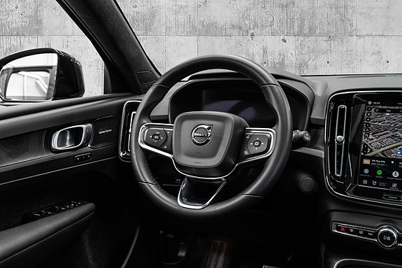 Volvo XC40 15 of 29
