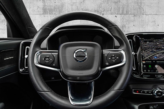 Volvo XC40 16 of 29