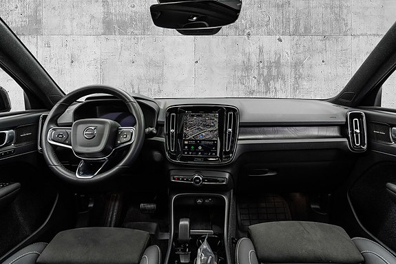 Volvo XC40 14 of 29