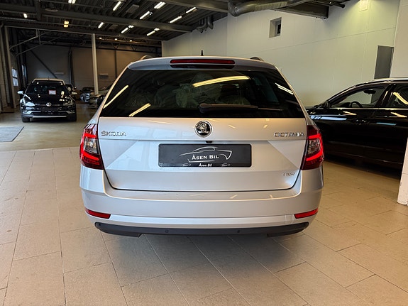 Skoda Octavia 6 of 30