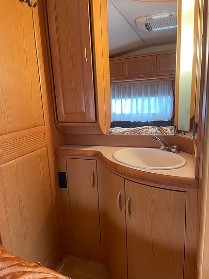 Hobby Prestige 650 UMFE med spikertelt 10 of 18