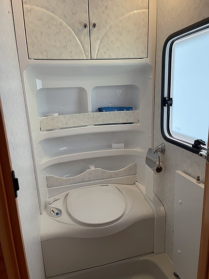 Hobby Prestige 650 UMFE med spikertelt 11 of 18