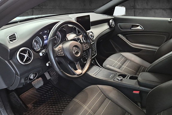 Mercedes-Benz CLA180 10 of 20