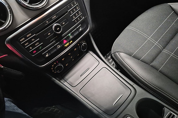Mercedes-Benz CLA180 18 of 20