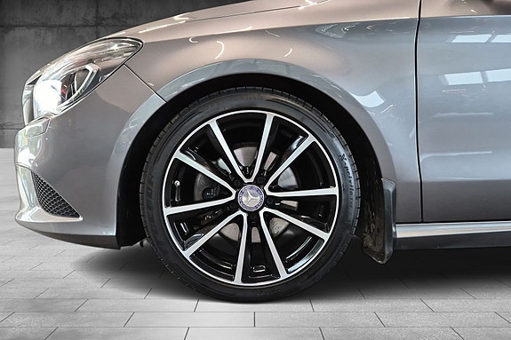 Mercedes-Benz CLA180 8 of 20
