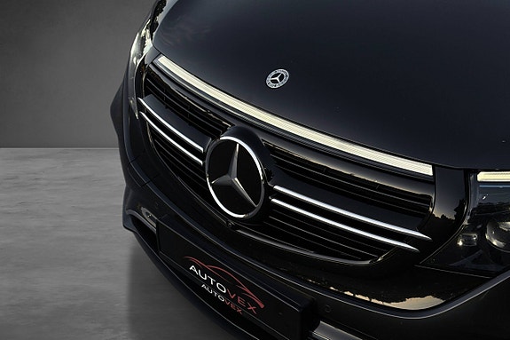 Mercedes-Benz EQC400 3 of 30