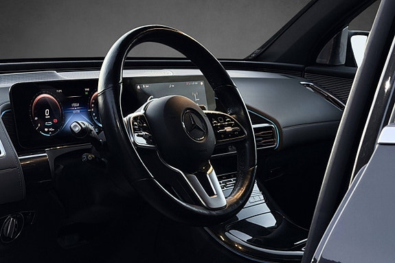 Mercedes-Benz EQC400 28 of 30
