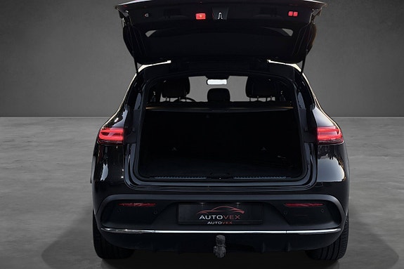 Mercedes-Benz EQC400 12 of 30