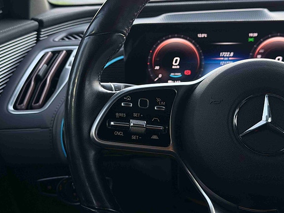 Mercedes-Benz EQC400 23 of 30