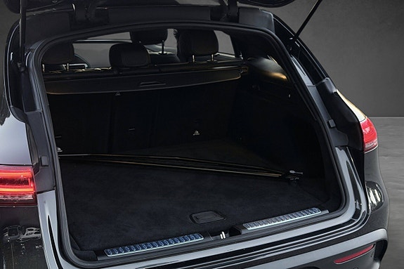 Mercedes-Benz EQC400 18 of 30