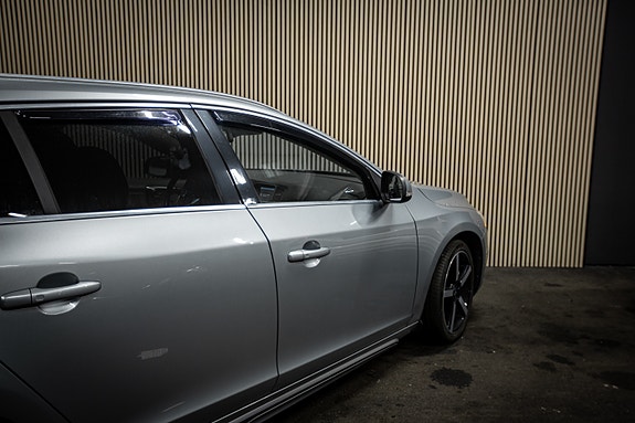 Volvo V60 8 of 23