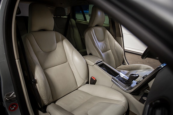 Volvo V60 13 of 23