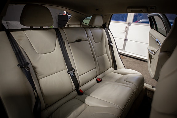 Volvo V60 15 of 23