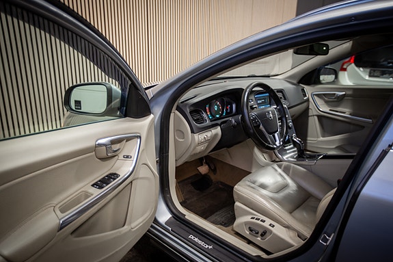 Volvo V60 11 of 23