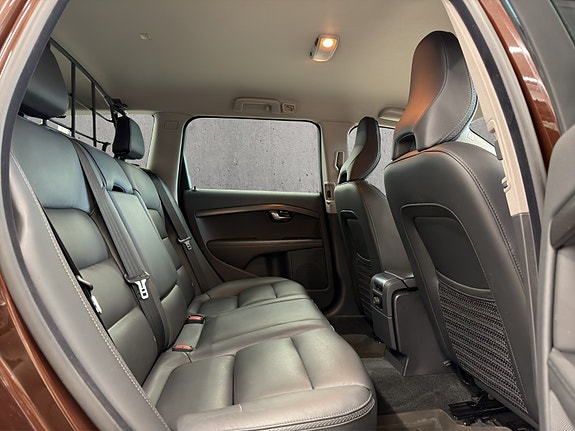Volvo XC70 10 of 25