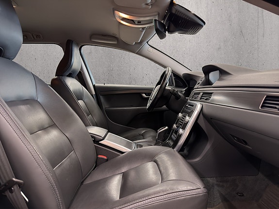 Volvo XC70 9 of 25