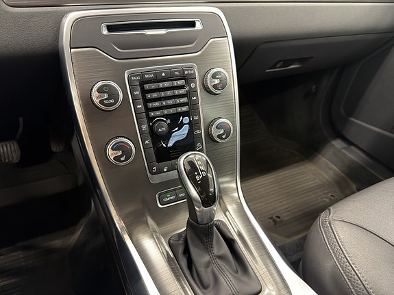 Volvo XC70 17 of 25