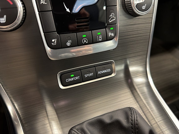 Volvo XC70 18 of 25