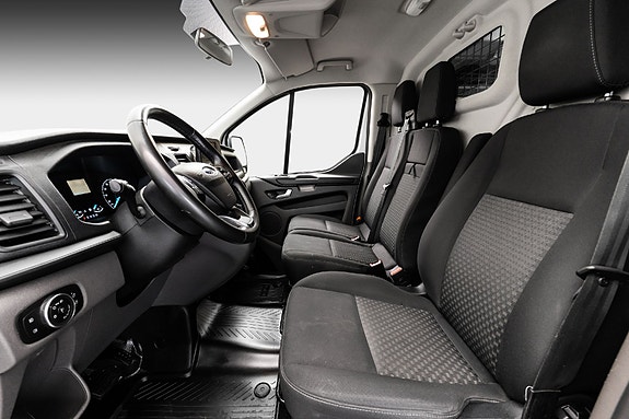 Ford Transit Custom 18 of 23
