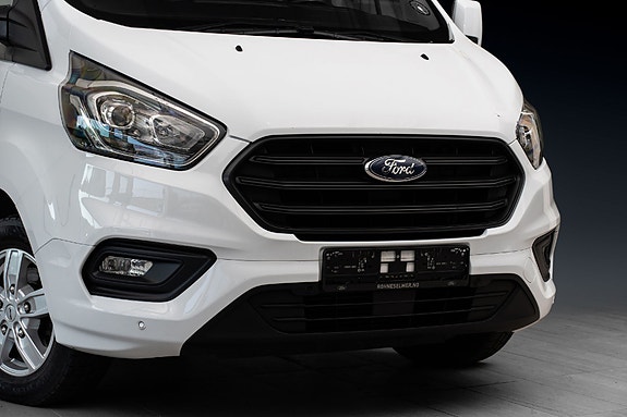 Ford Transit Custom 2 of 23