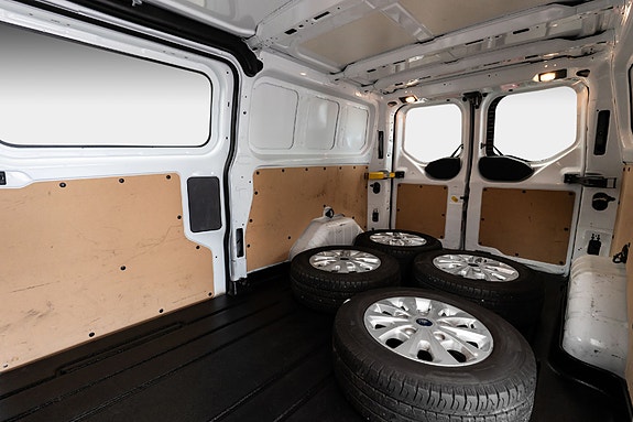Ford Transit Custom 19 of 23