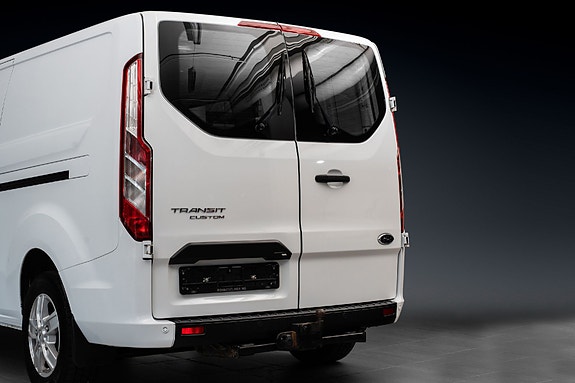 Ford Transit Custom 7 of 23
