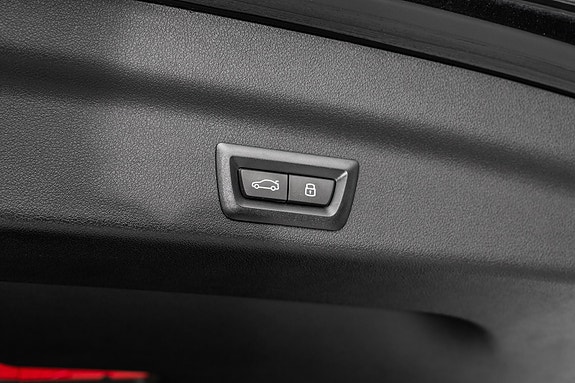 BMW iX1 27 of 30