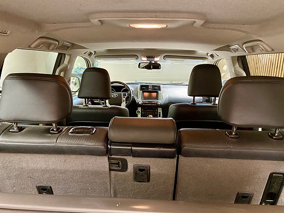 Toyota Land Cruiser 14 of 30