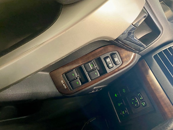 Toyota Land Cruiser 29 of 30