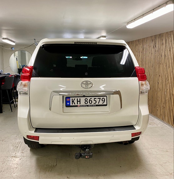 Toyota Land Cruiser 8 of 30