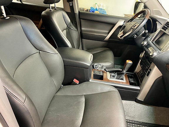 Toyota Land Cruiser 24 of 30