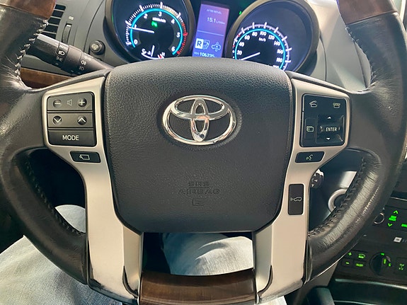 Toyota Land Cruiser 30 of 30