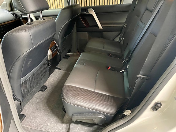 Toyota Land Cruiser 15 of 30