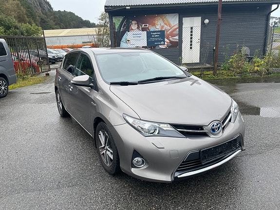 Toyota Auris 3 of 19