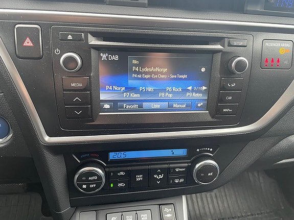 Toyota Auris 13 of 19
