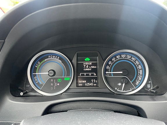 Toyota Auris 12 of 19