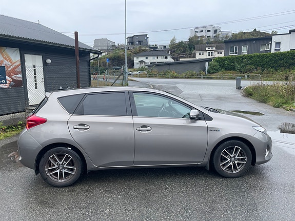 Toyota Auris 4 of 19