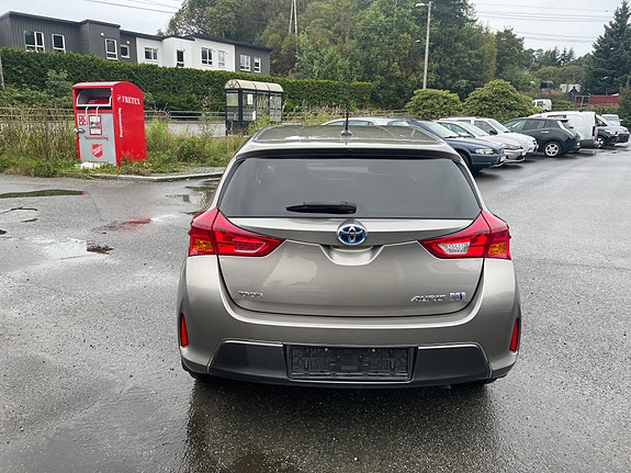 Toyota Auris 6 of 19