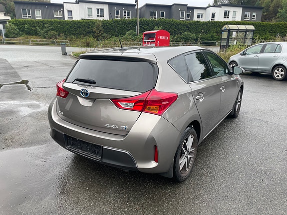 Toyota Auris 5 of 19