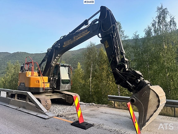 Volvo ECR235EL Gravemaskin m/ GPS, Rototilt og 2 skuffer. SE VIDEO 2 of 30