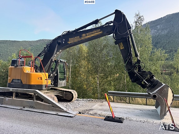 Volvo ECR235EL Gravemaskin m/ GPS, Rototilt og 2 skuffer. SE VIDEO 3 of 30