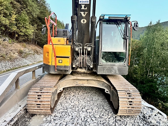 Volvo ECR235EL Gravemaskin m/ GPS, Rototilt og 2 skuffer. SE VIDEO 12 of 30