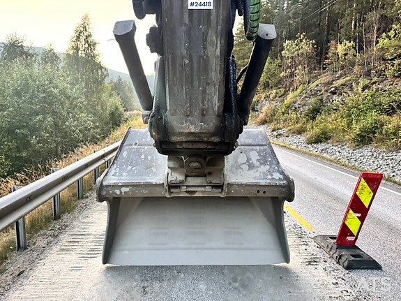 Volvo ECR235EL Gravemaskin m/ GPS, Rototilt og 2 skuffer. SE VIDEO 20 of 30