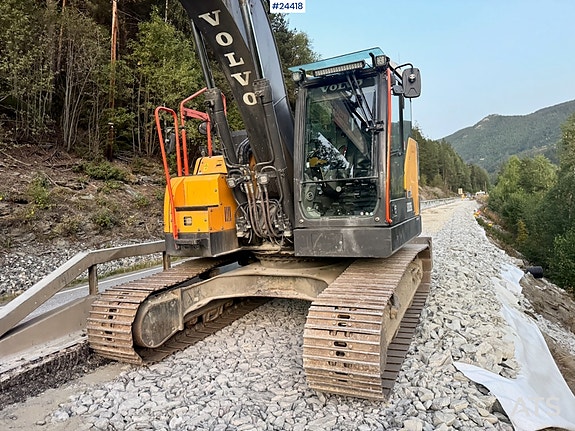 Volvo ECR235EL Gravemaskin m/ GPS, Rototilt og 2 skuffer. SE VIDEO 10 of 30